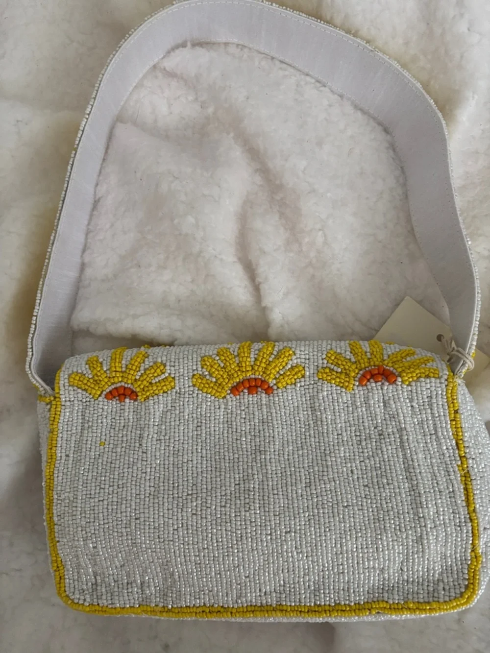 Solmer Beaded Daisy Shoulder Bag - Picture 3 of 9